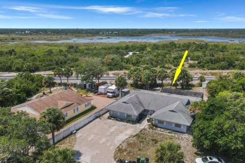 Immobilier commercial à vendre à St. Lucie, Floride: 264.59 m2 № 2083008 - photo 2
