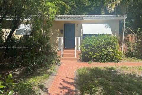 House in North Miami, Florida 2 bedrooms, 78.87 sq.m. № 1999594 - photo 7