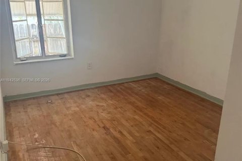 House in North Miami, Florida 2 bedrooms, 78.87 sq.m. № 1999594 - photo 9