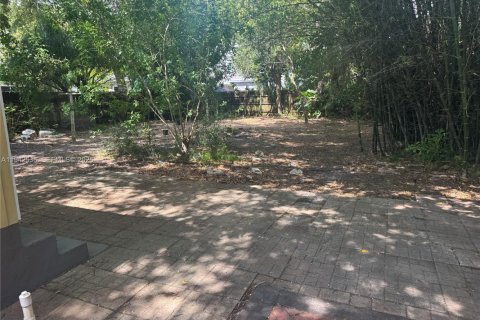 House in North Miami, Florida 2 bedrooms, 78.87 sq.m. № 1999594 - photo 6