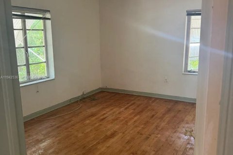 House in North Miami, Florida 2 bedrooms, 78.87 sq.m. № 1999594 - photo 8