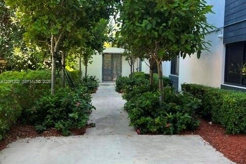 Apartment in Miami, Florida 1 bedroom, 65.03 sq.m. № 2375307 - photo 3