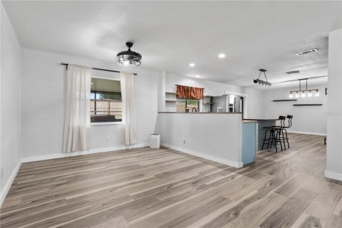 Villa ou maison à vendre à Lake Alfred, Floride: 3 chambres, 156.91 m2 № 2132427 - photo 6