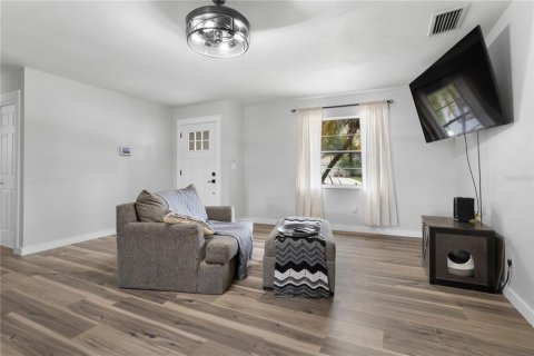 Villa ou maison à vendre à Lake Alfred, Floride: 3 chambres, 156.91 m2 № 2132427 - photo 5