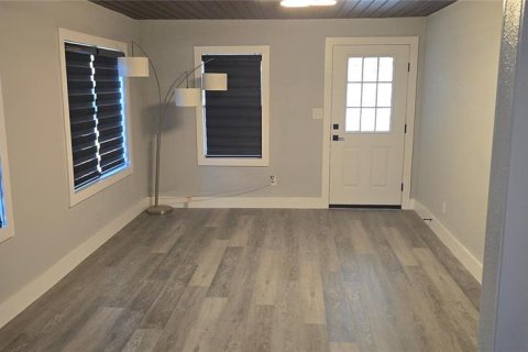 House in Frostproof, Florida 3 bedrooms, 117.8 sq.m. № 2167745 - photo 15