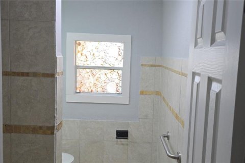 House in Frostproof, Florida 3 bedrooms, 117.8 sq.m. № 2167745 - photo 10