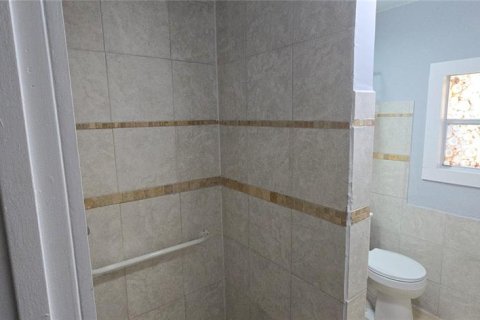 House in Frostproof, Florida 3 bedrooms, 117.8 sq.m. № 2167745 - photo 16