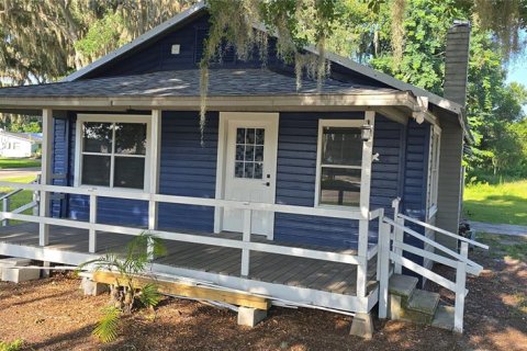 House in Frostproof, Florida 3 bedrooms, 117.8 sq.m. № 2167745