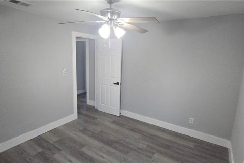 House in Frostproof, Florida 3 bedrooms, 117.8 sq.m. № 2167745 - photo 9