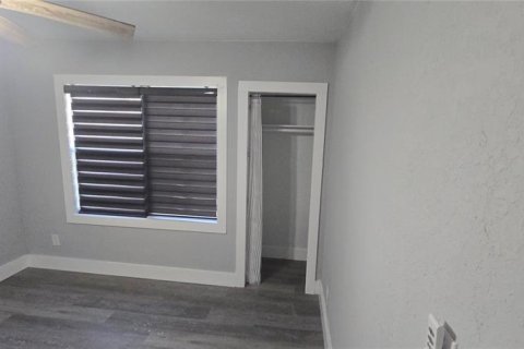 House in Frostproof, Florida 3 bedrooms, 117.8 sq.m. № 2167745 - photo 12