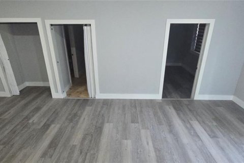 House in Frostproof, Florida 3 bedrooms, 117.8 sq.m. № 2167745 - photo 8