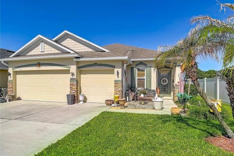 House in Auburndale, Florida 3 bedrooms, 161 sq.m. № 2199452