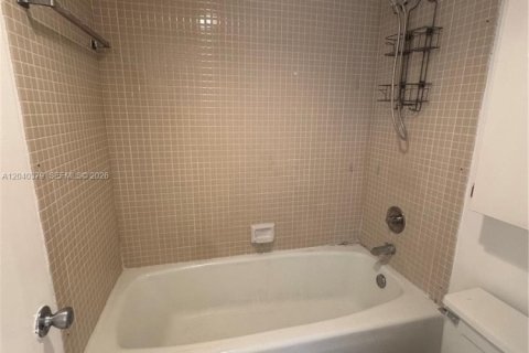 Condo in Aventura, Florida, 2 bedrooms  № 2086630 - photo 15