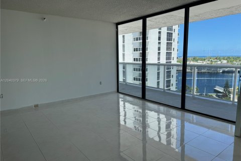 Condo in Aventura, Florida, 2 bedrooms  № 2086630 - photo 5