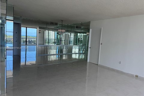 Condo in Aventura, Florida, 2 bedrooms  № 2086630 - photo 7