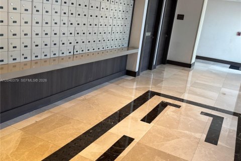 Condo in Aventura, Florida, 2 bedrooms  № 2086630 - photo 26