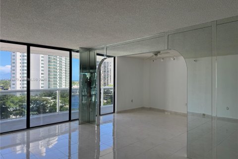 Condo in Aventura, Florida, 2 bedrooms  № 2086630 - photo 4