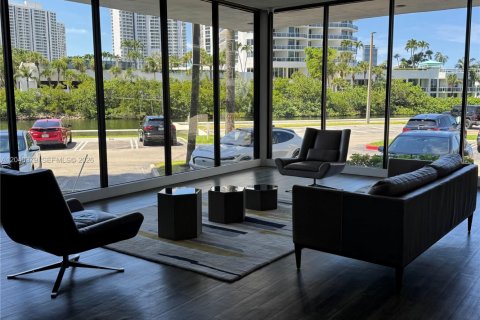 Condo in Aventura, Florida, 2 bedrooms  № 2086630 - photo 22