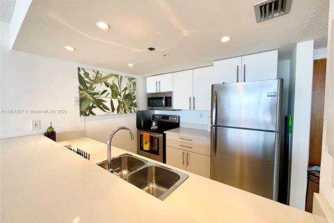 Condominio en alquiler en North Bay Village, Florida, 2 dormitorios, 95.69 m2 № 1953462 - foto 14