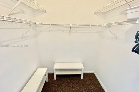 Condominio en alquiler en North Bay Village, Florida, 2 dormitorios, 95.69 m2 № 1953462 - foto 21