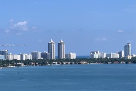 Condominio en alquiler en North Bay Village, Florida, 2 dormitorios, 95.69 m2 № 1953462 - foto 2