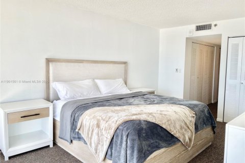 Condominio en alquiler en North Bay Village, Florida, 2 dormitorios, 95.69 m2 № 1953462 - foto 29