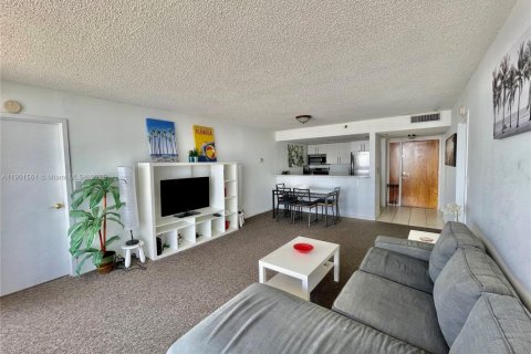 Condominio en alquiler en North Bay Village, Florida, 2 dormitorios, 95.69 m2 № 1953462 - foto 11