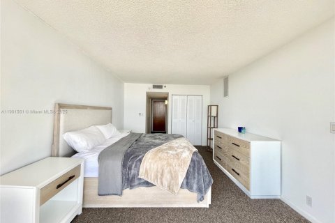 Condominio en alquiler en North Bay Village, Florida, 2 dormitorios, 95.69 m2 № 1953462 - foto 27