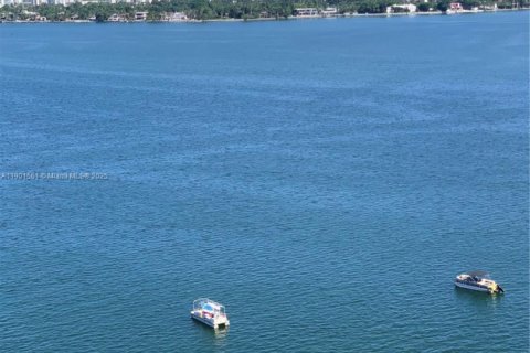 Condominio en alquiler en North Bay Village, Florida, 2 dormitorios, 95.69 m2 № 1953462 - foto 3