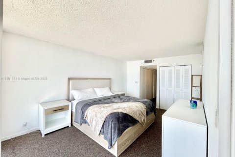 Condominio en alquiler en North Bay Village, Florida, 2 dormitorios, 95.69 m2 № 1953462 - foto 28