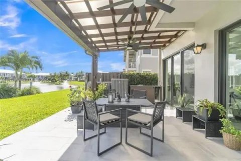 Touwnhouse à louer à Doral, Floride: 4 chambres, 200.3 m2 № 1976756 - photo 6