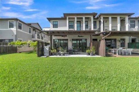 Touwnhouse à louer à Doral, Floride: 4 chambres, 200.3 m2 № 1976756 - photo 4