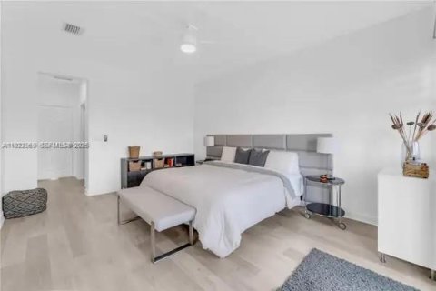 Touwnhouse à louer à Doral, Floride: 4 chambres, 200.3 m2 № 1976756 - photo 25