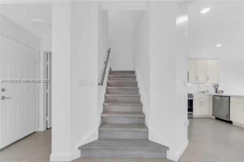 Touwnhouse à louer à Doral, Floride: 4 chambres, 200.3 m2 № 1976756 - photo 22