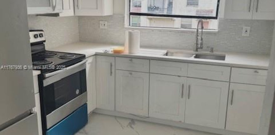 Condominio en Lauderhill, Florida, 3 dormitorios № 1589533