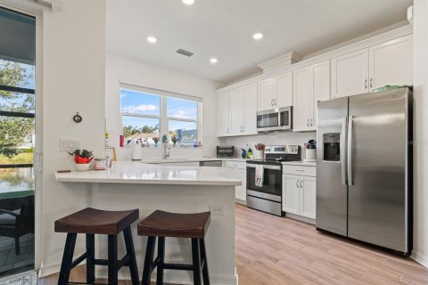 Townhouse in Sarasota, Florida 3 bedrooms, 177.44 sq.m. № 2098107 - photo 10