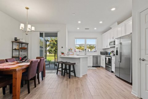 Townhouse in Sarasota, Florida 3 bedrooms, 177.44 sq.m. № 2098107 - photo 9