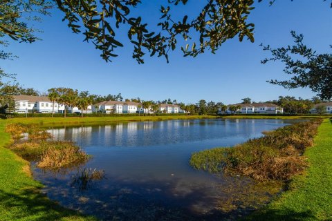 Townhouse in Sarasota, Florida 3 bedrooms, 177.44 sq.m. № 2098107 - photo 4
