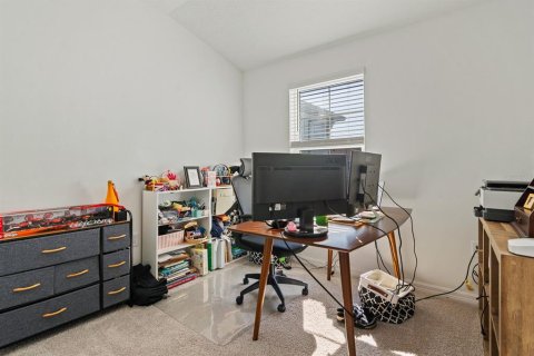 Townhouse in Sarasota, Florida 3 bedrooms, 177.44 sq.m. № 2098107 - photo 25