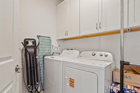 Townhouse in Sarasota, Florida 3 bedrooms, 177.44 sq.m. № 2098107 - photo 26