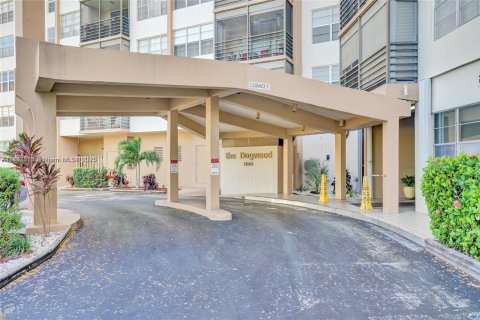 Condominio en venta en Pembroke Pines, Florida, 2 dormitorios, 104.05 m2 № 1957479 - foto 2