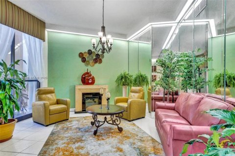 Condominio en venta en Pembroke Pines, Florida, 2 dormitorios, 104.05 m2 № 1957479 - foto 29