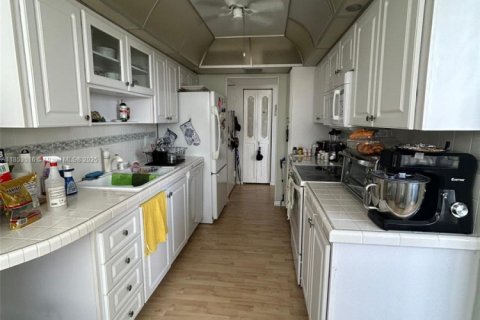 Condominio en venta en Pembroke Pines, Florida, 2 dormitorios, 104.05 m2 № 1957479 - foto 16