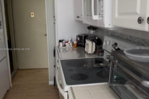 Condo in Pembroke Pines, Florida, 2 bedrooms  № 1957479 - photo 22