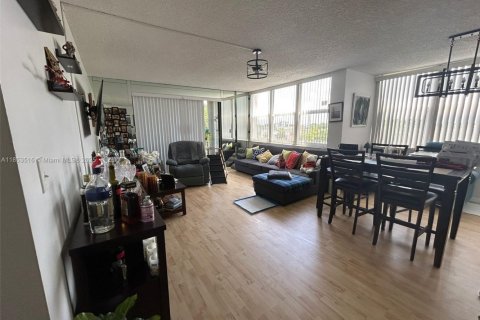 Condominio en venta en Pembroke Pines, Florida, 2 dormitorios, 104.05 m2 № 1957479 - foto 13