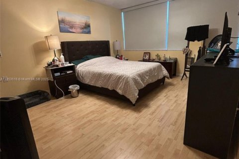 Condominio en venta en Pembroke Pines, Florida, 2 dormitorios, 104.05 m2 № 1957479 - foto 17