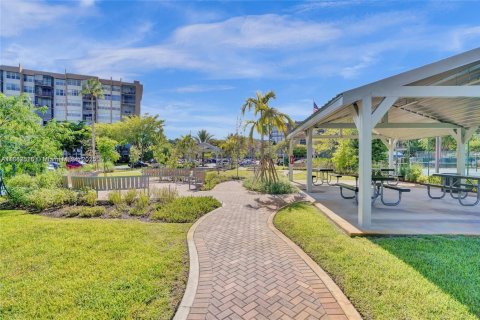 Condominio en venta en Pembroke Pines, Florida, 2 dormitorios, 104.05 m2 № 1957479 - foto 9