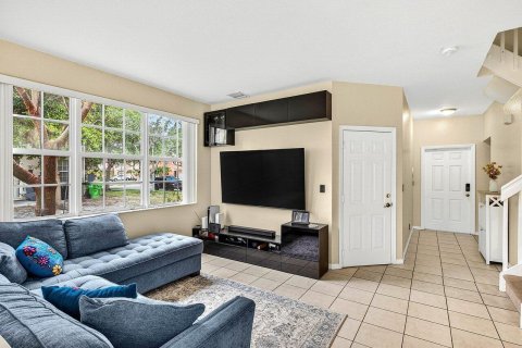 Townhouse in Sunrise, Florida 4 bedrooms, 171.68 sq.m. № 2147111 - photo 3