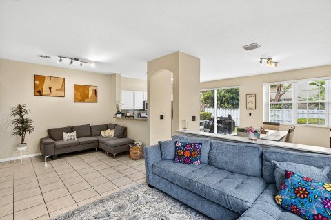 Townhouse in Sunrise, Florida 4 bedrooms, 171.68 sq.m. № 2147111 - photo 5