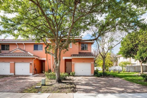Townhouse in Sunrise, Florida 4 bedrooms, 171.68 sq.m. № 2147111